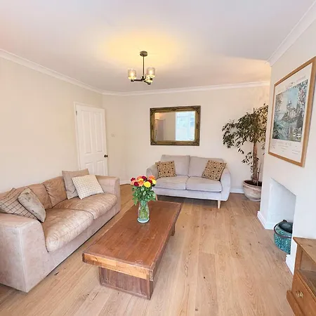 Hébergement de vacances Two Bedroom House With Garden - Hazelbury Road Bristol