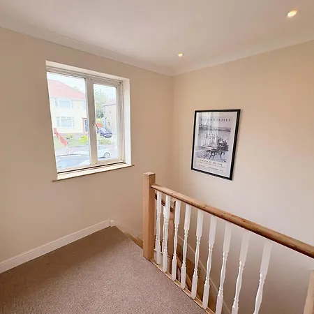 Two Bedroom House With Garden - Hazelbury Road Hébergement de vacances Bristol