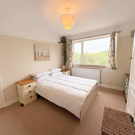 Hébergement de vacances Two Bedroom House With Garden - Hazelbury Road Bristol