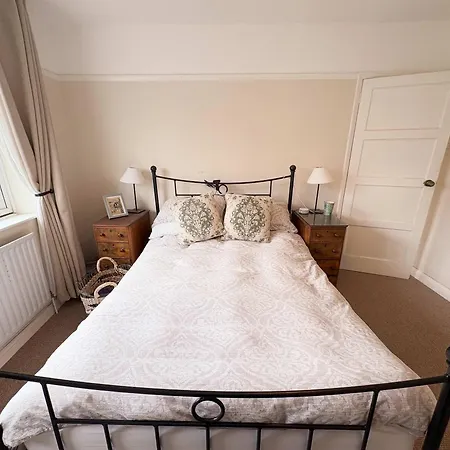 Two Bedroom House With Garden - Hazelbury Road Hébergement de vacances Bristol