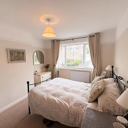 Two Bedroom House With Garden - Hazelbury Road * Bristol